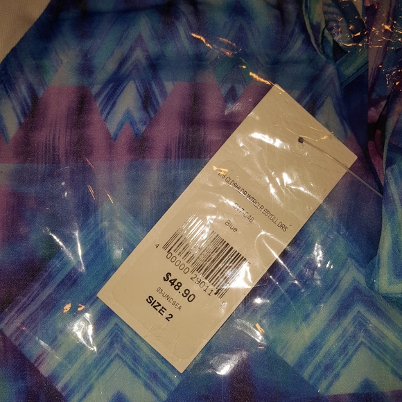 🦆Fashion to Figure cold shoulder dress - Picture 3 of 4